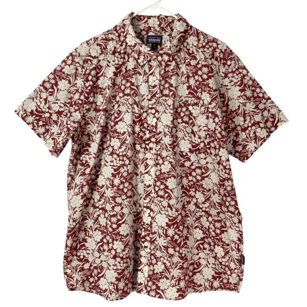 Patagonia Red Cream Floral Button Up Shirt XL Collared Short Sleeve Pocket